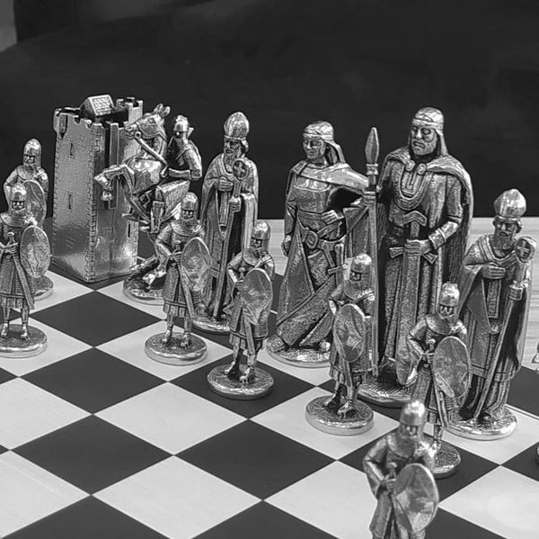 Mullingar Pewter Battle of Clontarf Pewter Chess Set
