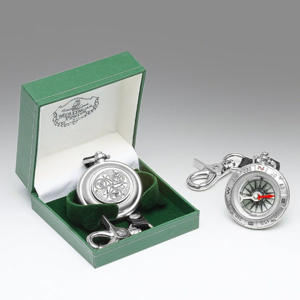 FIELD COMPASS MADE OF PEWTER METAL, SILVER SHEEN. ÉTAIN ZINN PELTRO CELTIC spiral DESIGN. THIS CELTIC DESIGN WAS OFTEN USED IN OLD MANUSCRIPT IN IRELAND. GREAT HILL WALKERS GIFT.