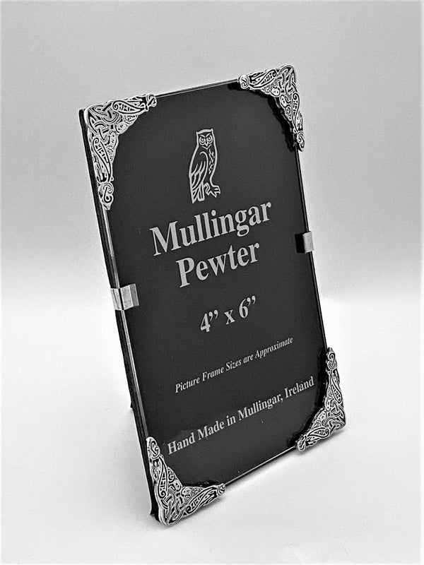 4 X 6 FRAMELESS FRAME WITH CELTIC DESIGN. pewter metal in silver finish made in IRELAND. ZINN ÉTAIN PELTRO. Great family photo frame.