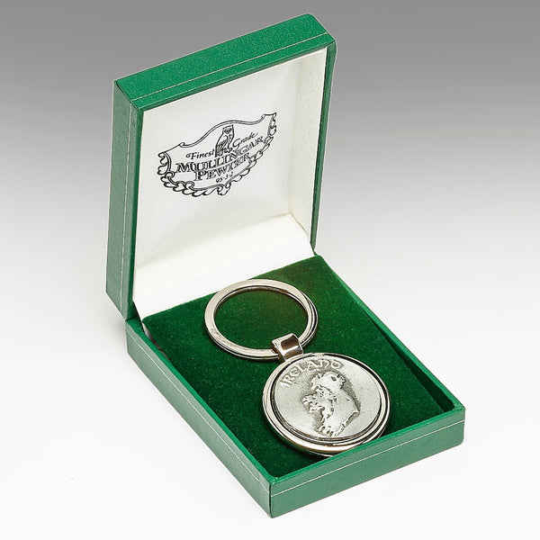 KEY CHAIN IRELAND DESIGN. A KEYCHAIN OF OUR HOMELAND. IRELAND IS A SMALL COUNTRY THAT IS PIRCHED ON THE EDGE OF EUROPE IN THE ATLANTIC SEA BOARD. THIS LITTLE COUNTRY HAS INFLUNCED SO MANY PARTS OF THE WORLD AND ITS PEOPLE CAN BE FOUND IN ALL PARTS OF THE WORLD. OUR KEYCHAIN IS A PERFECT GIFT FO THE EMEGRATED IRUSH. A GREAT GIFT FOR THAT IRISH PERSON WHO IS FORCED TO LIVE AWAY FROM HOME. MADE OF PEWTER, THIS MAKES A GREAT LITTLE GIFT. PEWTER SILVERWARE FINISH