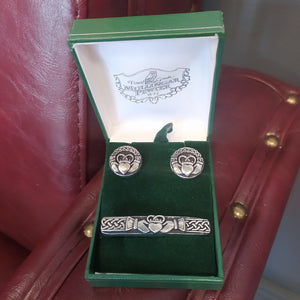 Claddagh style Tie pin and Cufflinks set presented in a Green Mullingar Pewter Gift box
