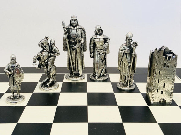 THIS PEWTER CHESS SET IS BASED ON THE LIFE OF IRELANDS MOST FAMOUS HIGH KING, BRIAN BORU. THE DETAIL IN EACH PIECE IS AS IT WAS IN THE 8TH AND 9TH CENTURY. GREAT GIFT FOR ANY OCCASION.PEWTER ZINN ÉTAIN PELTRO SILVERWARE