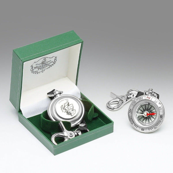 FIELD COMPASS MADE OF PEWTER METAL, SILVER SHEEN. ÉTAIN ZINN PELTRO SCOTLAND MAP DESIGN. THIS COMPASS WILL BRING YOU TO AND THROUGH ANY OF THE WONDERFUL SIGHTS THAT SCOTLAND HAS TO OFFER. THE COMPASS HAS THE MAP OF SCOTLAND ATTACHED