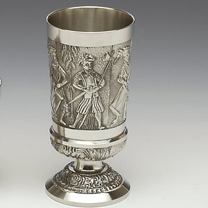 Goblet and tankard that are based on the story of the O'Neills and O'Donnells of Ulster. Goblet is 7" tall and tankard is 4" tall. Great for a cool beer on a warm evening.