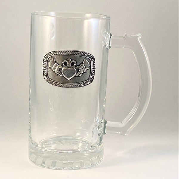GLASS TANKARD WITH PEWTER METAL EMBLEM of the Claddagh. Great for a cool Beer
