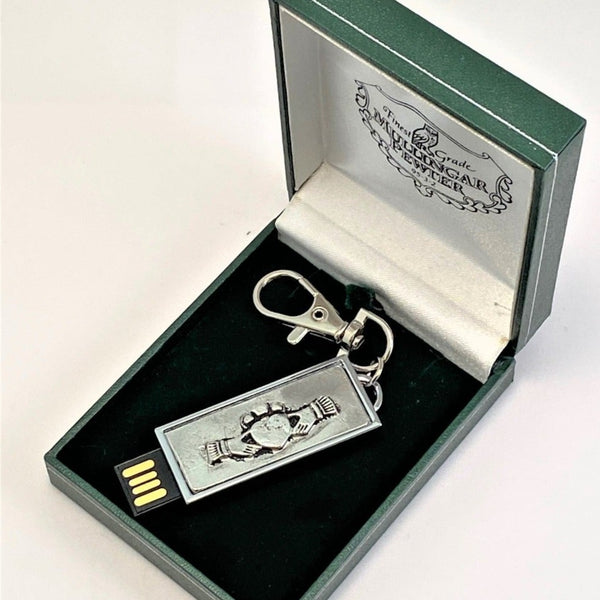 claddagh decorated memory stick made of pewter in a presentation box. Just a great little gift for a good friend or mothers day gift. the Flash drive has 32Gb capacity with the traditional Claddagh design . Made in Ireland, by Mullingar Pewter